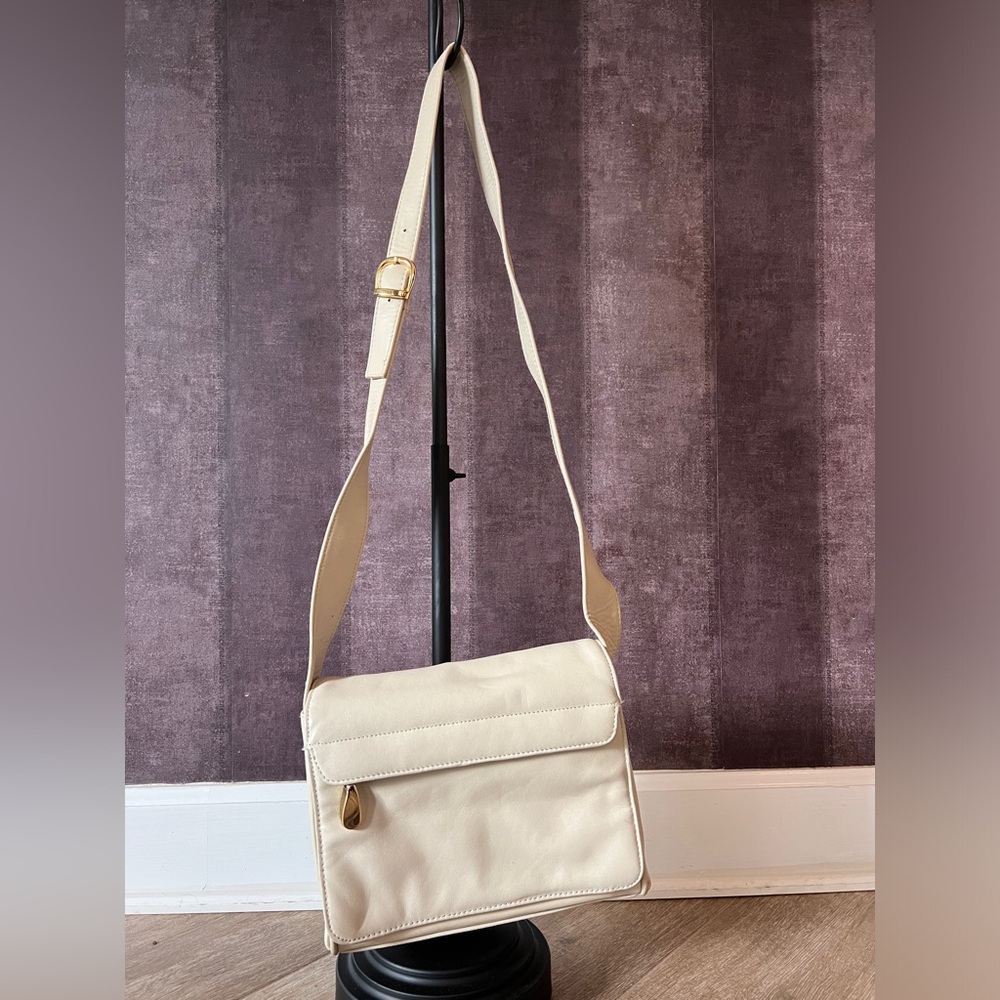 Off-white shoulder purse
